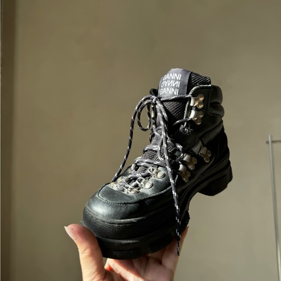 Ganni black lace up leather hiking boots size 39 - Picture 2 of 4
